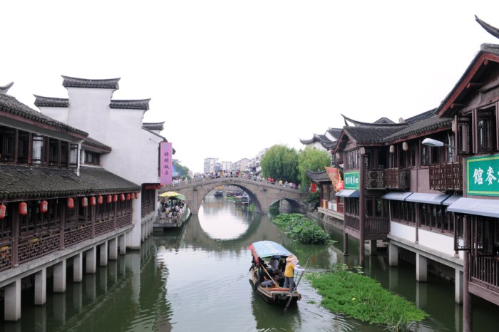 Qiboa : One of many ancient water towns located within and surrounding Shanghai.