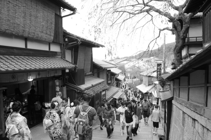 Descending from Kiyomizu-dera.